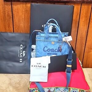 🔥🔥🔥NWT Coach Denim Cargo Tote 26-Brass Bag from England FIRM ON PRICE🔥🔥🔥